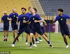 乐鱼app-转会期体能课后，法兰克福绝杀压哨备战英超，气氛紧张，控场能力受关注(镰田大地转会法兰克福)