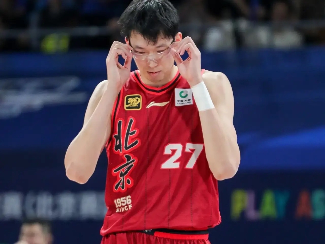 北京国安迎CBA季后赛关键赛，冲刺阶段单刀错失，悬念犹存，身体对抗强度拉满的简单介绍