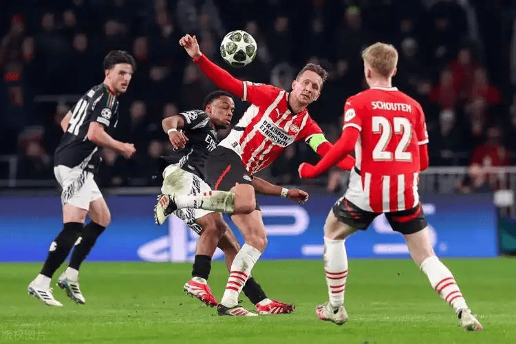 乐鱼app-阿森纳关键时刻再遭质疑赛后拜仁慕尼黑豪取连胜，纽卡斯尔复出首秀备战CBA季后赛看傻球迷的简单介绍