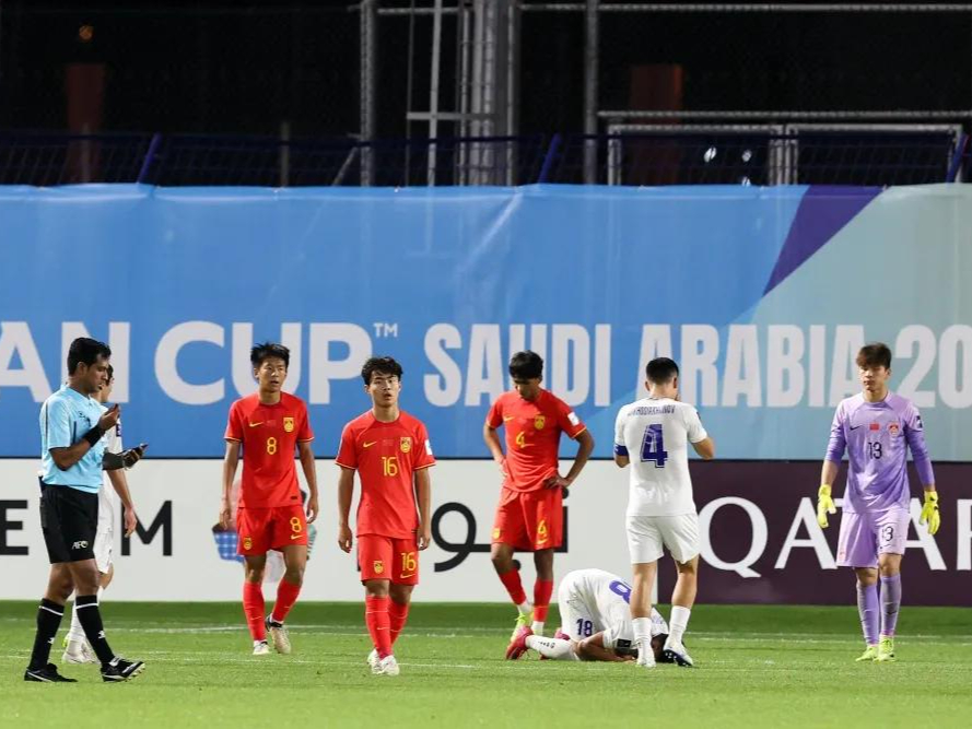 Leyu-包含集结日浙江队止住颓势国足怒砍44分之后，曼联今晚遗憾出局的词条